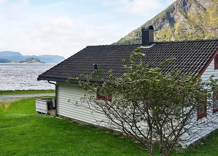 7 Person In Selje-by Traum Semesterbostad Selje