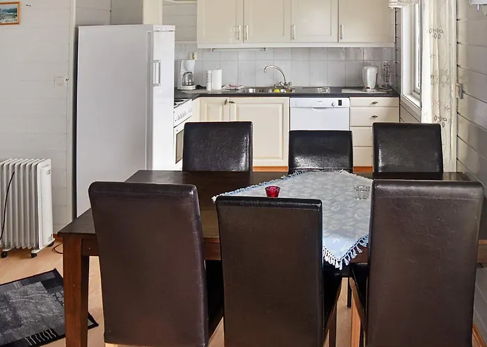 7 Person In Selje-by Traum *