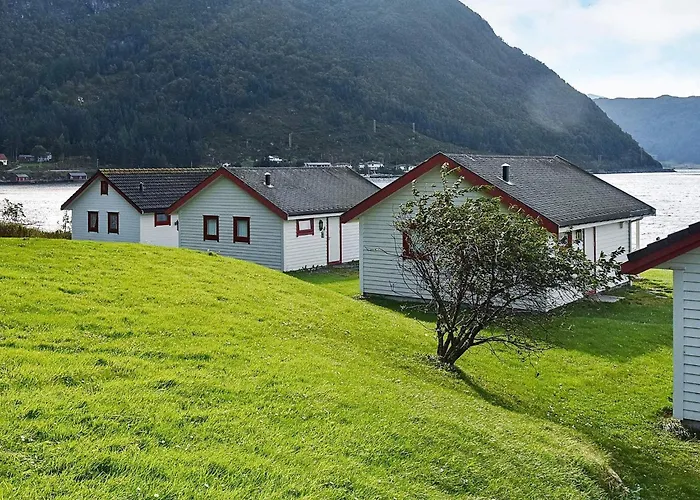 7 Person In Selje-by Traum